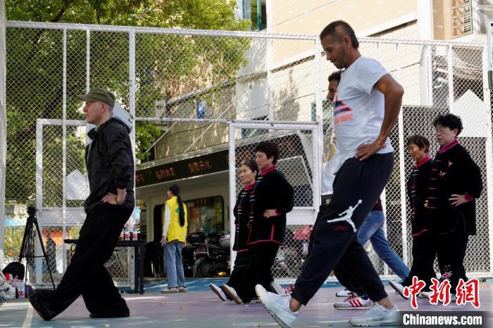 Жэньминь Жибао5